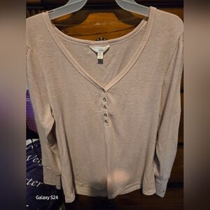 Soft long sleeve light pink sweater shirt